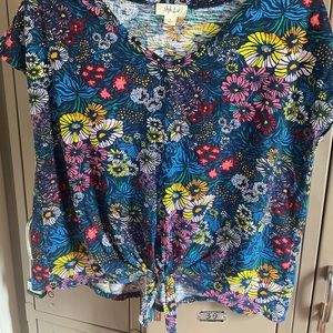 Style & Co. Floral V-neck Tee w/ tie accent-Size L